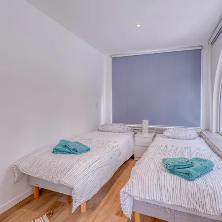 Location Avec Piscine & Parking Prive A Holiday home Bandol