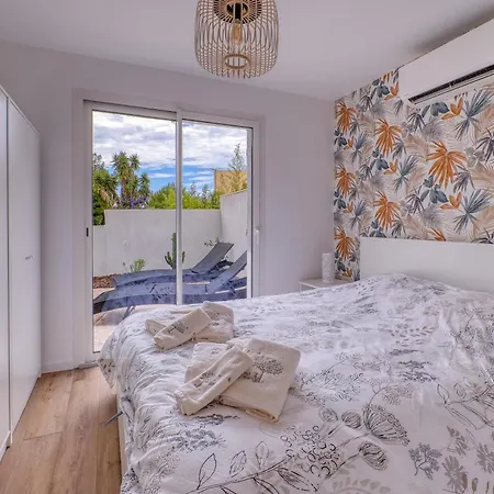 Location Avec Piscine & Parking Prive A Holiday home *